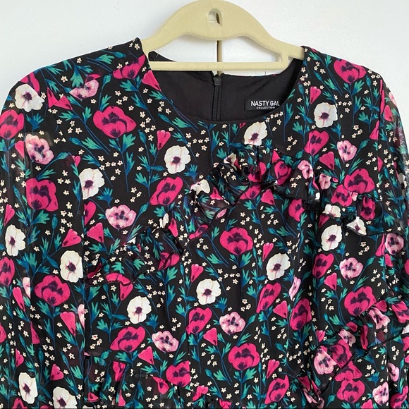 Nasty Gal Floral Shorts Long Sleeve Ruffle Romper Size 8 - Picture 6 of 15
